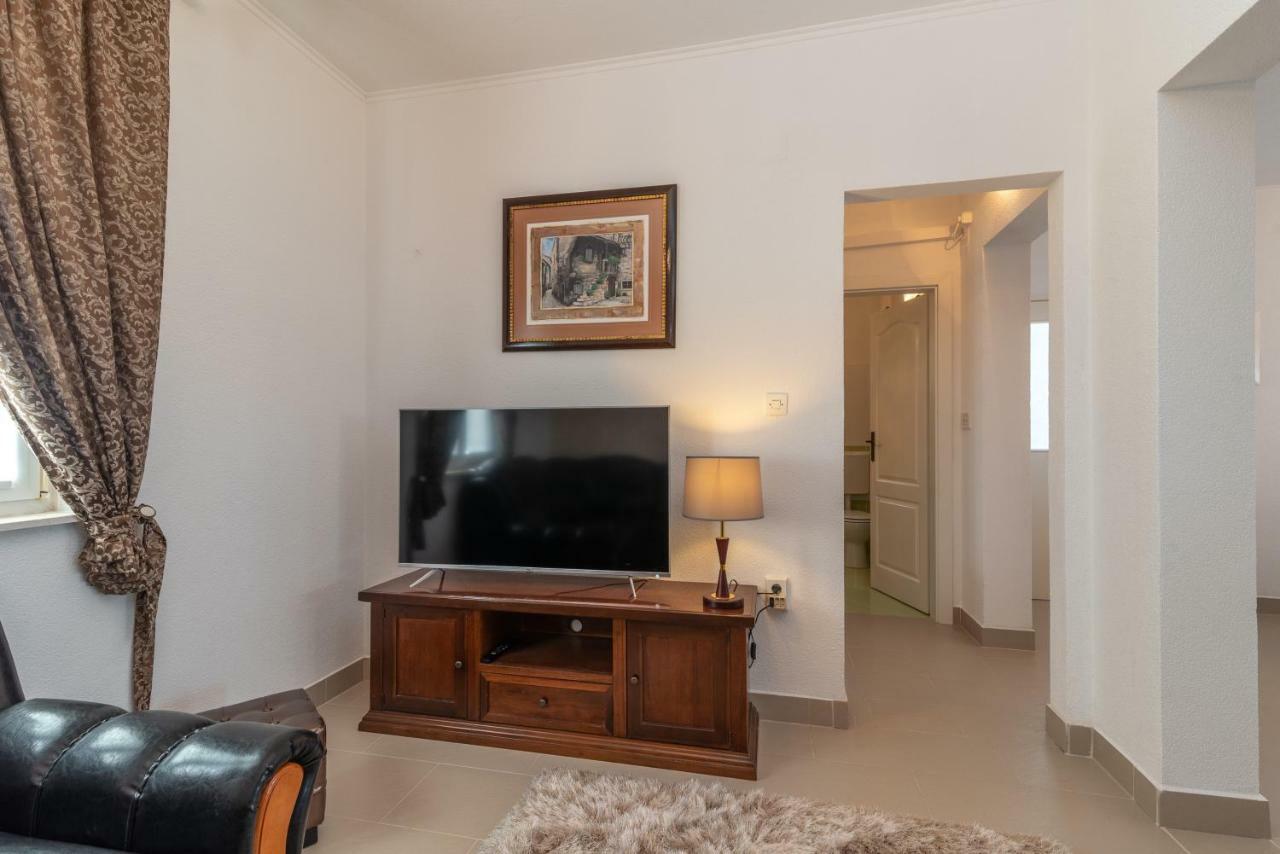 Villa Insula Ventum Traù Esterno foto